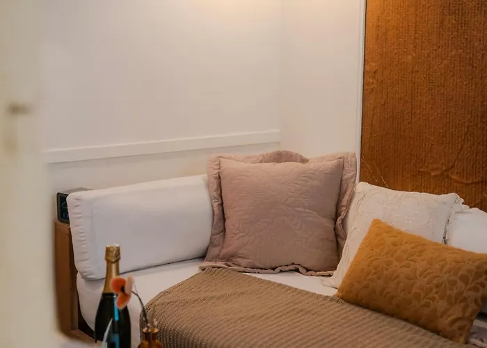 Le Madeleine - - Elegant - Cozy - By Primo Daire